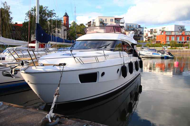 Motorboot Bavaria Viertes 420 Fly