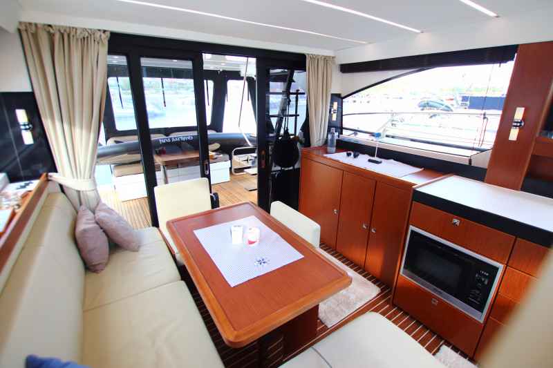 Motorboot Bavaria Viertes 420 Fly