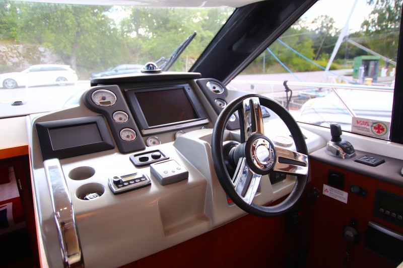 Motorboot Bavaria Viertes 420 Fly