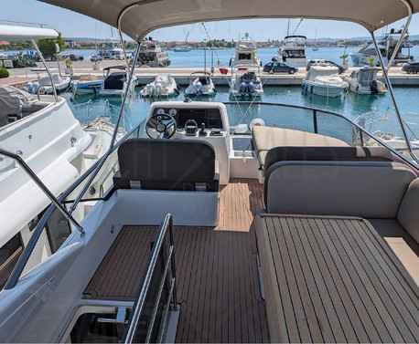 Motorboot Bavaria Virtess 420 Fly