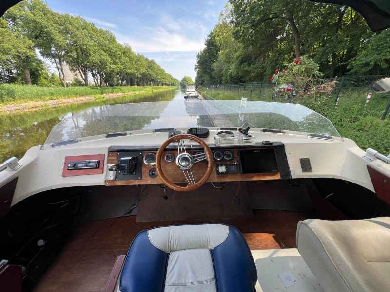 Motorboot Coronet 32 Sedan