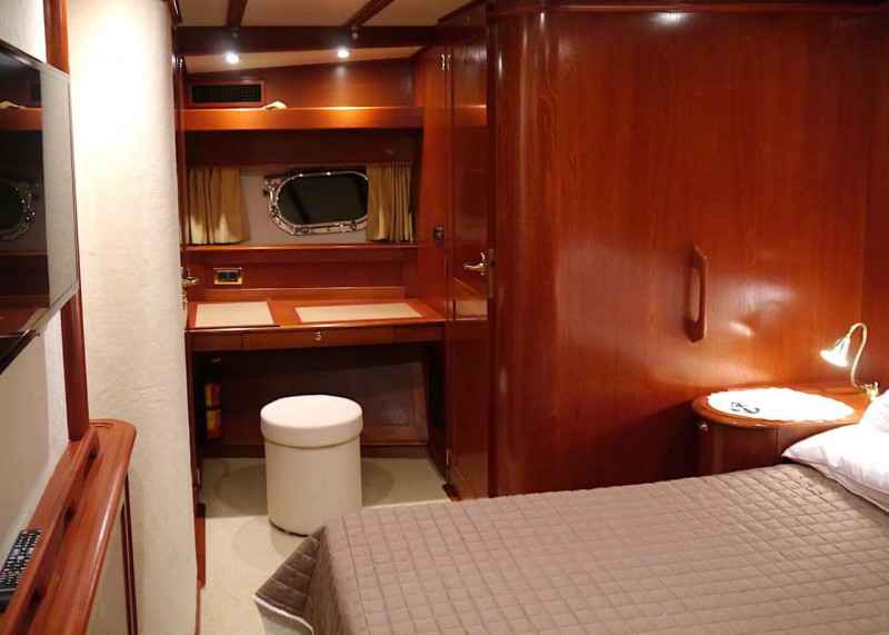 Motorboot de Alm Delfino 72