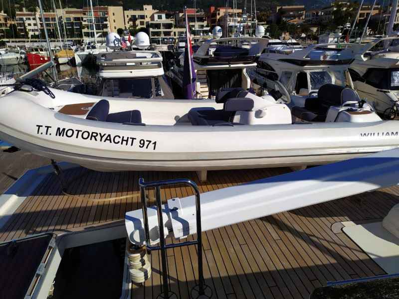 Motorboot de Alm Delfino 72