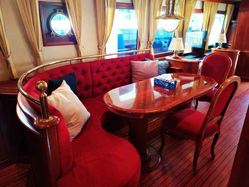 Motorboot de Alm Delfino 72