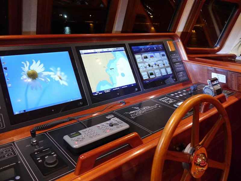 Motorboot de Alm Delfino 72