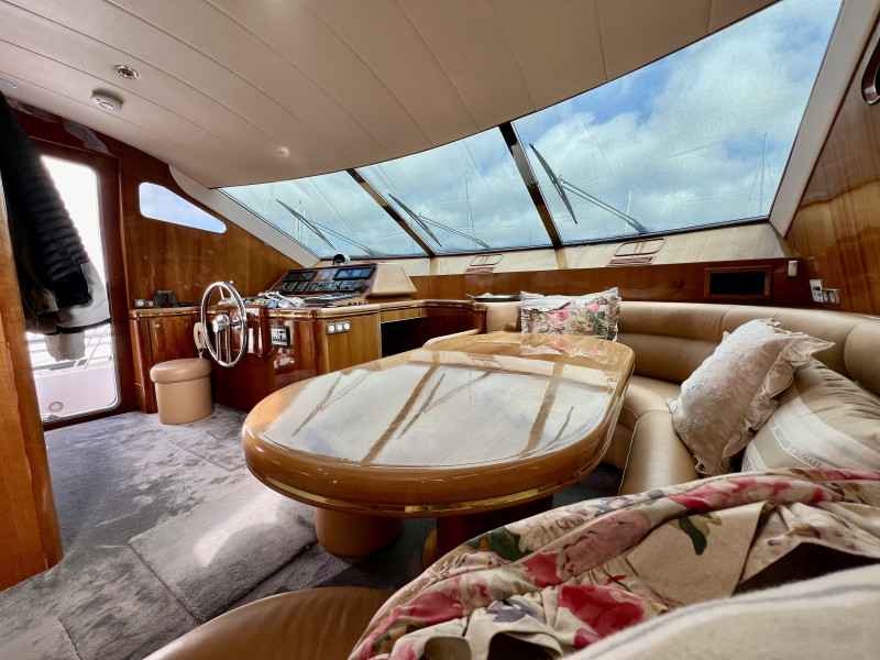 Motorboot Elegance 70 Flybridge