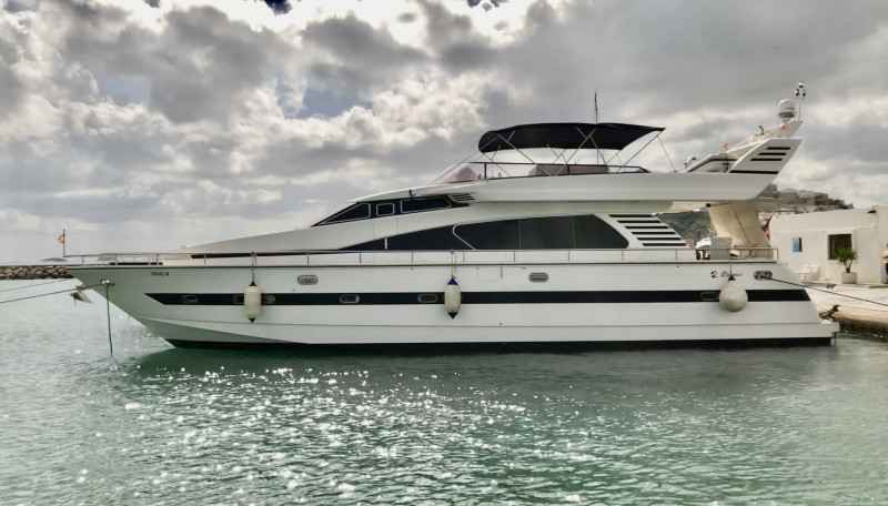 Motorboot Elegance 70 Flybridge