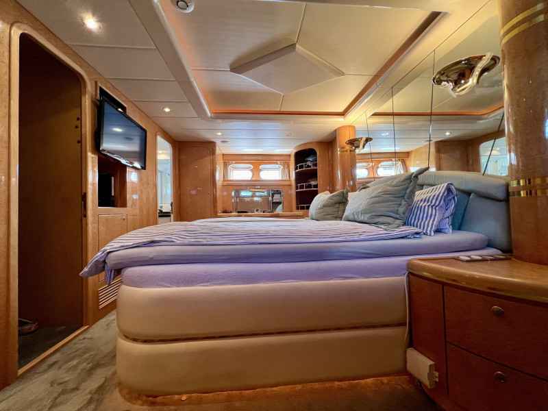 Motorboot Elegance 70 Flybridge