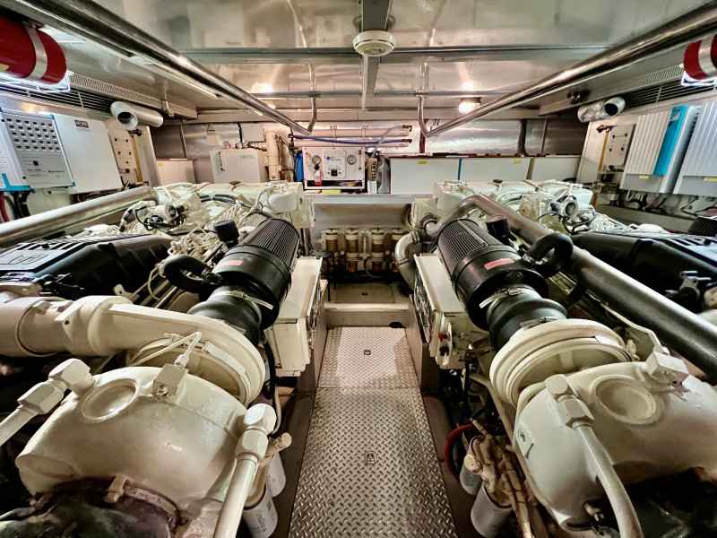 Motorboot Elegance 70 Flybridge