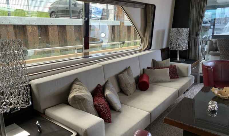 Motorboot Elegance 72 Fly