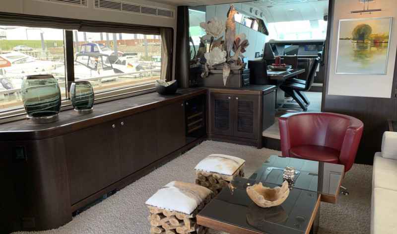 Motorboot Elegance 72 Fly