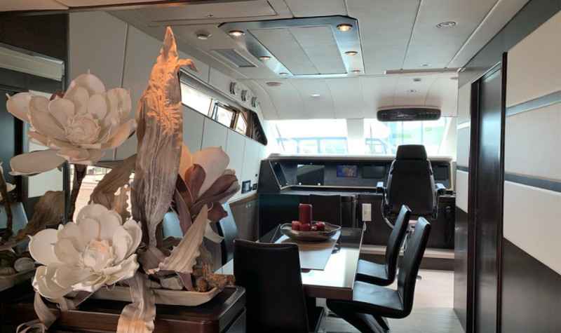 Motorboot Elegance 72 Fly