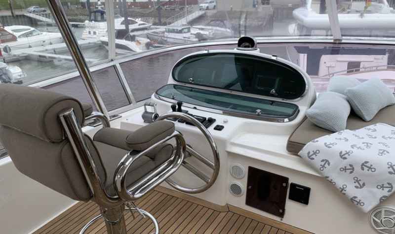 Motorboot Elegance 72 Fly