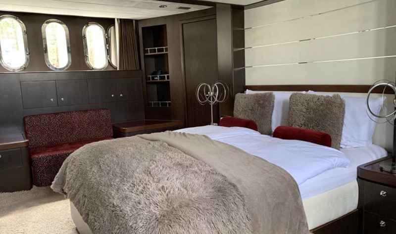 Motorboot Elegance 72 Fly