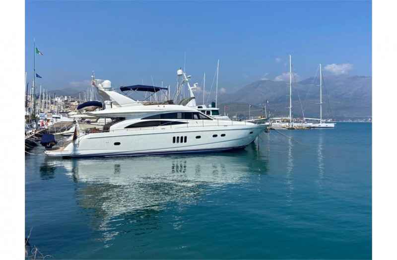 Motorboot Fairline Phantom 40 Fly