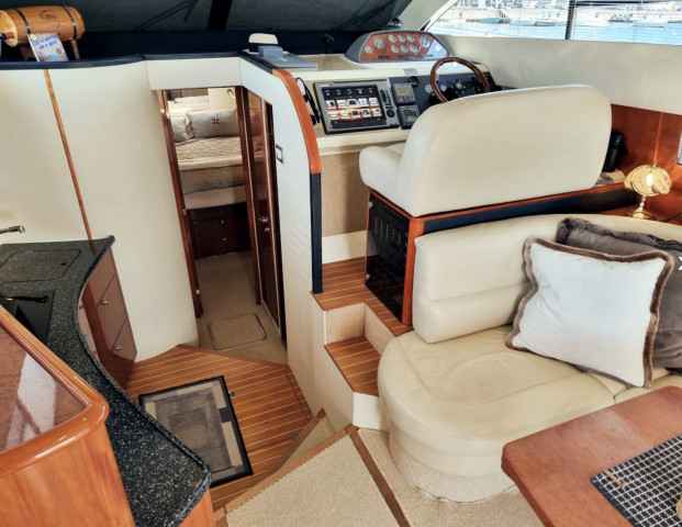 Motorboot Fairline Phantom 40 Fly