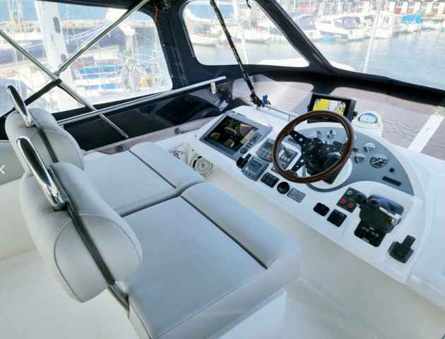 Motorboot Fairline Phantom 40 Fly