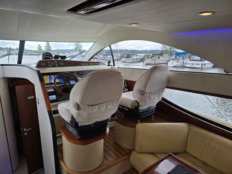 Motorboot Fairline Phantom 43 Fly