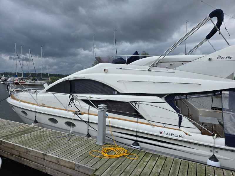 Motorboot Fairline Phantom 43 Fly