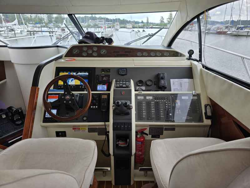 Motorboot Fairline Phantom 43 Fly