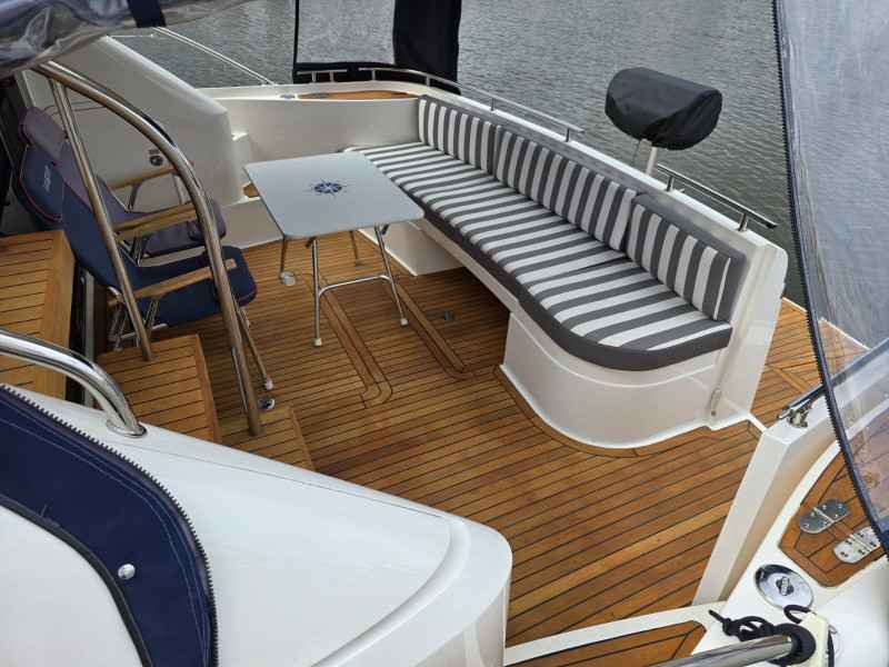 Motorboot Fairline Phantom 43 Fly