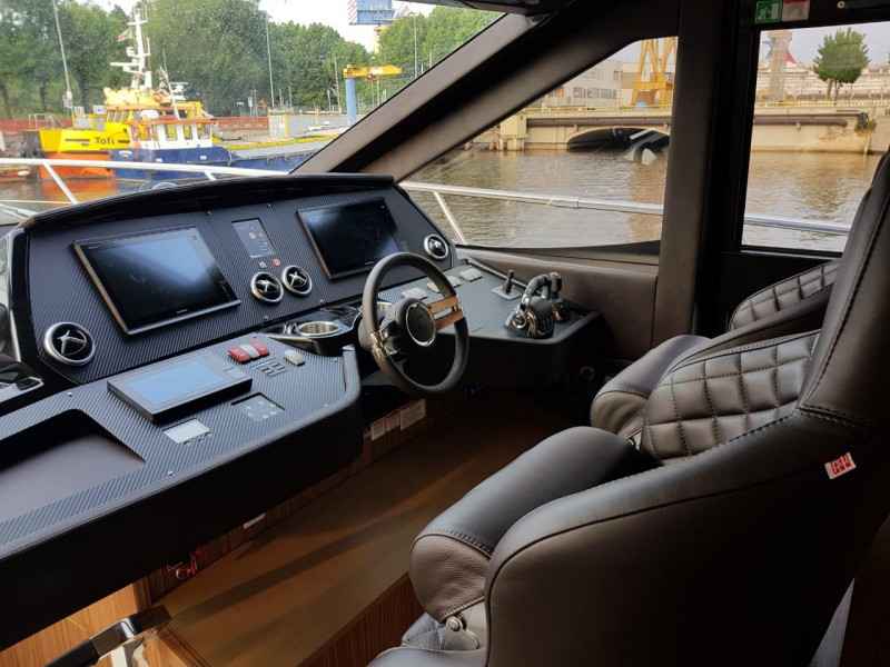 Motorboot Absolute (IT) 60 Fly