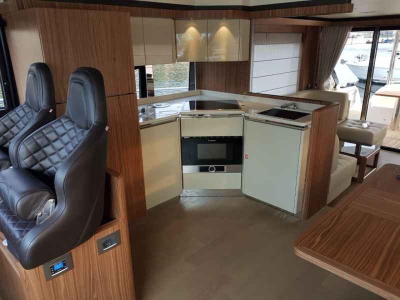 Motorboot Absolute (IT) 60 Fly