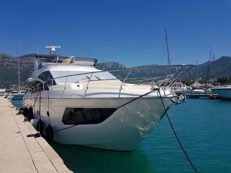 Motorboot Absolute (IT) 60 Fly