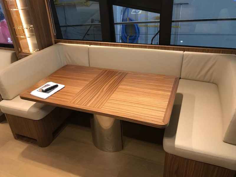 Motorboot Absolute (IT) 60 Fly