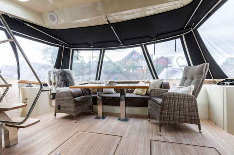 Motorboot Beneteau Monte Carlo 6S