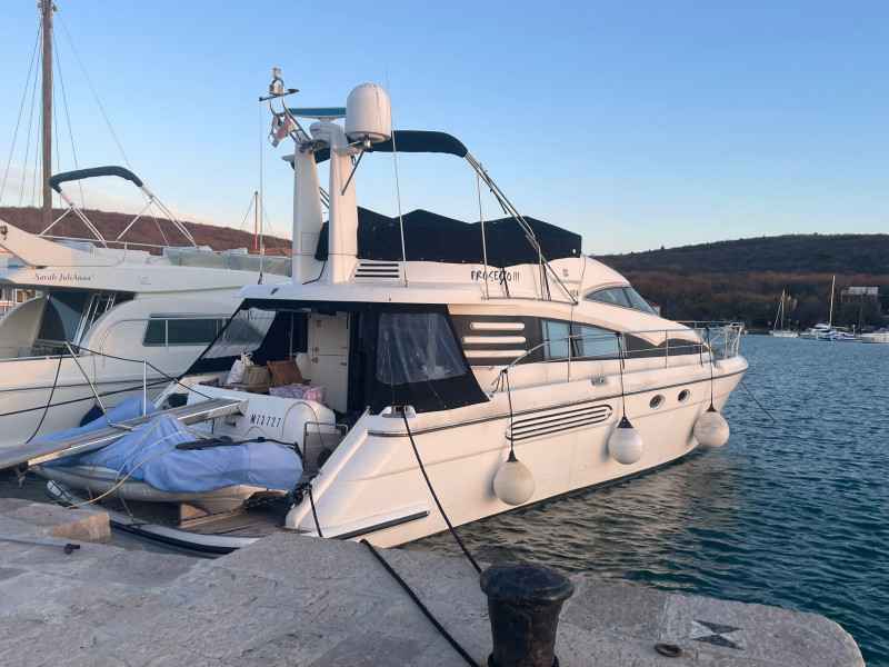 Motorboot Fairline Squadron 52 Fly