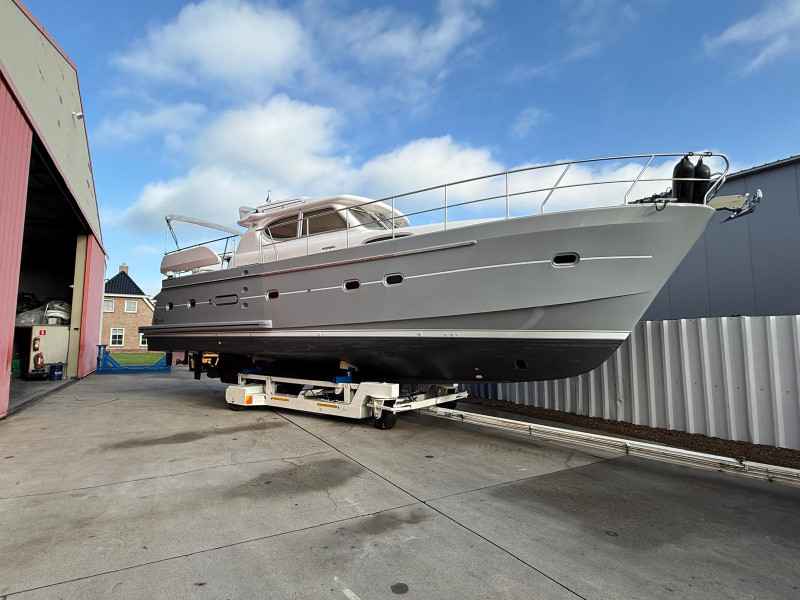 Motorboot Fairline Squadron 52 Fly