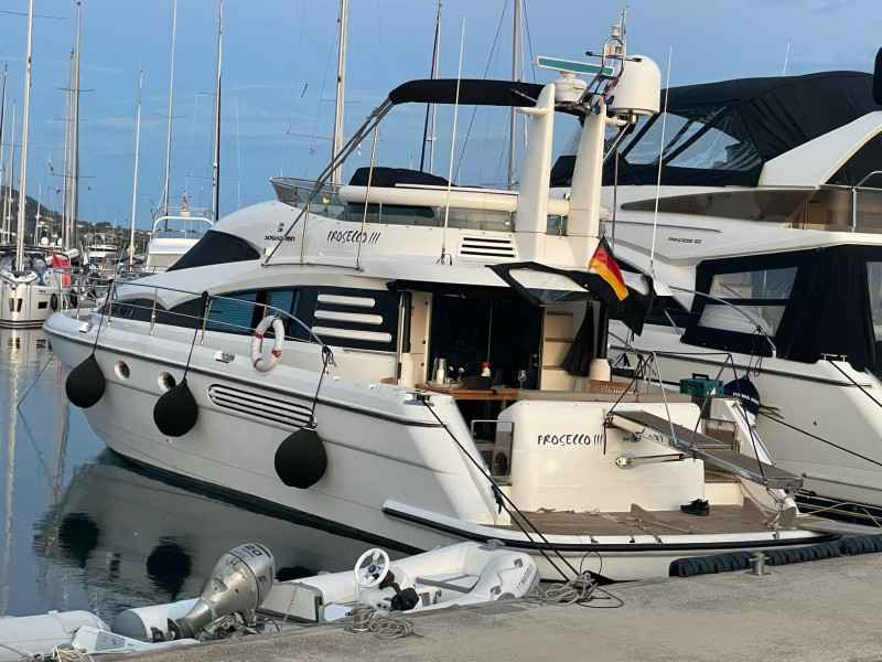 Motorboot Fairline Squadron 52 Fly