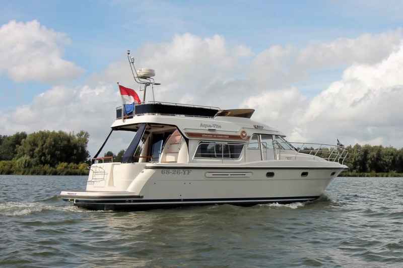 Motorboot Sealine T 52