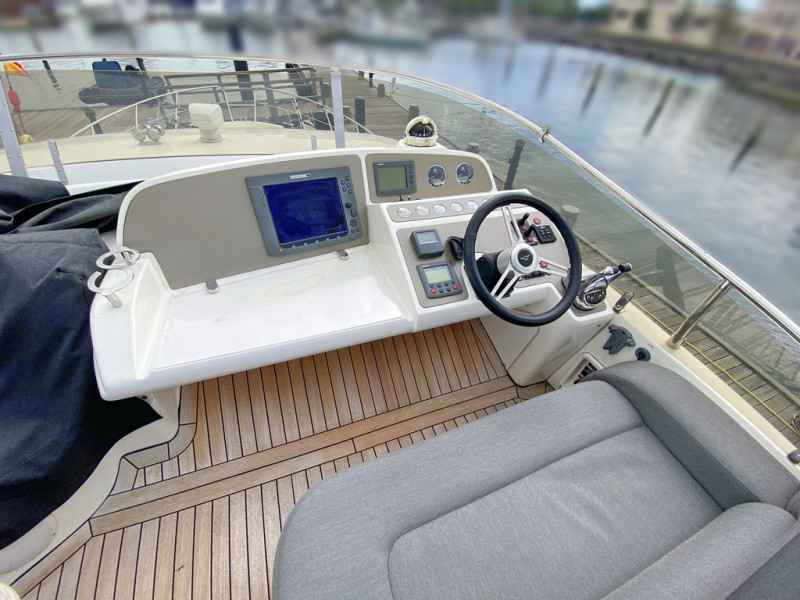 Motorboot Sealine T 52