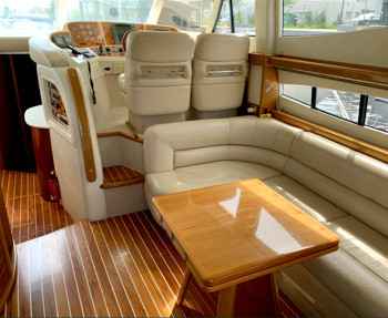 Motorboot Sealine T47
