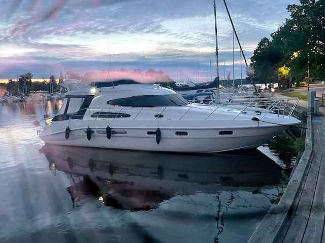 Motorboot Sealine T47