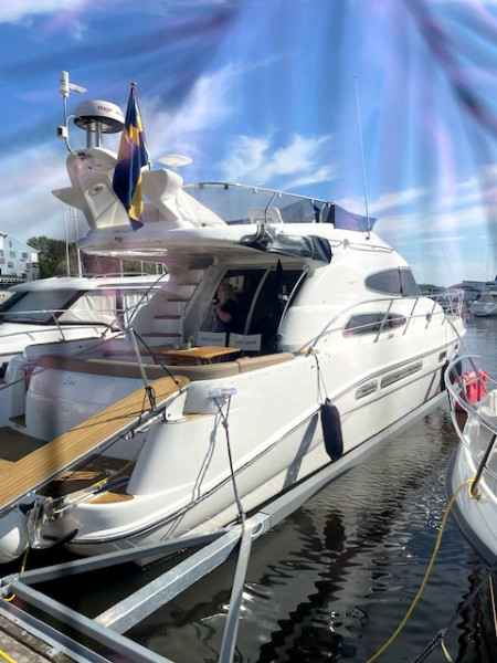 Motorboot Sealine T47