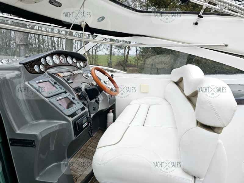 Motorboot Doral 330 Elegante