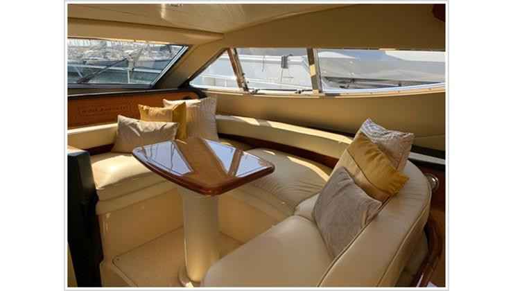 Motorboot Ferretti 620 Fly