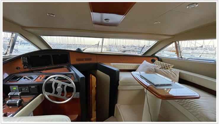 Motorboot Ferretti 620 Fly