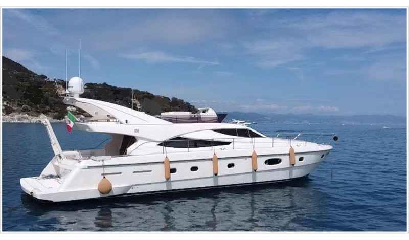 Motorboot Ferretti 620 Fly