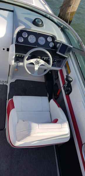 Motorboot Formula 252 LS