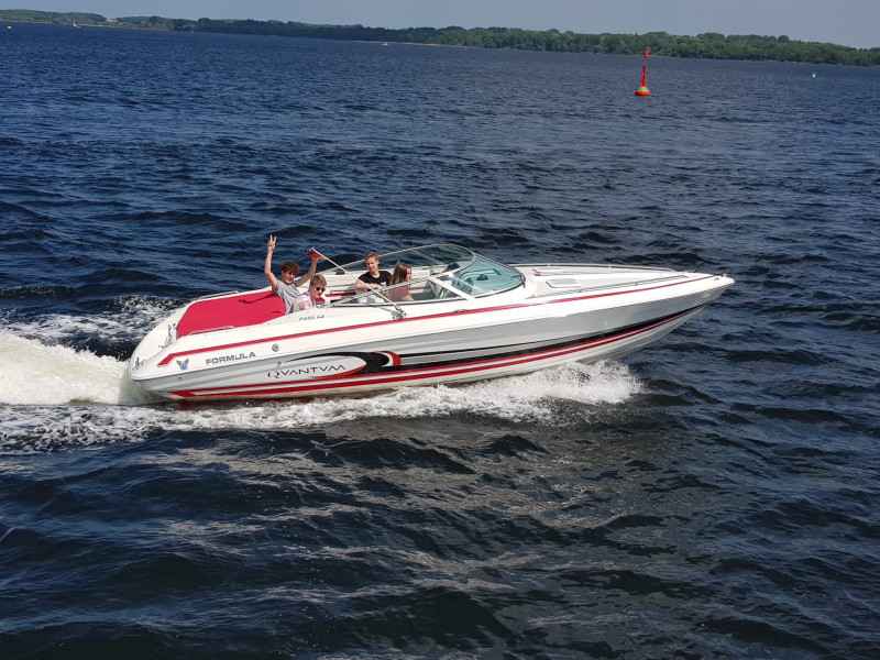 Motorboot Formula 252 LS