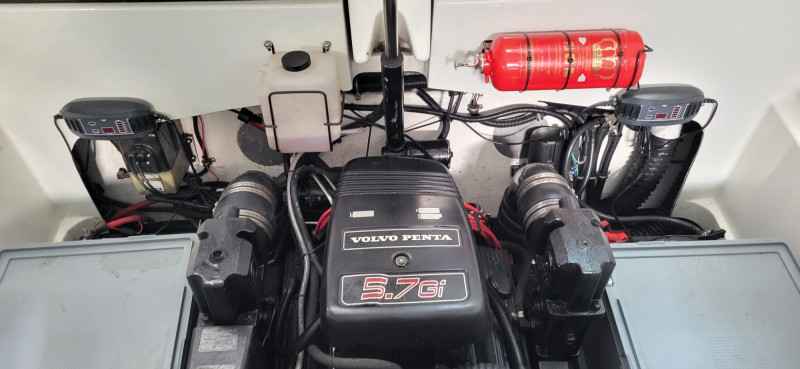 Motorboot Formula 252 LS