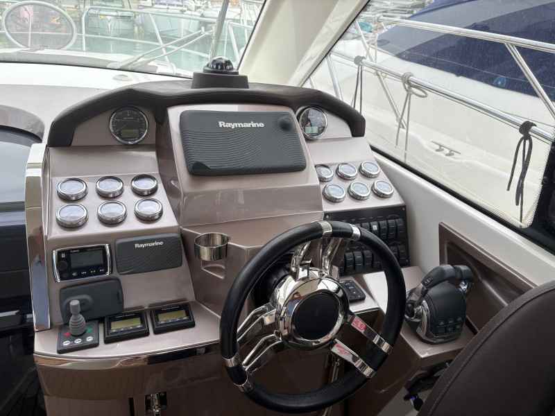 Motorboot Galeon 325 HTS