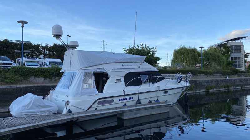 Motorboot Galeon 380 Fly