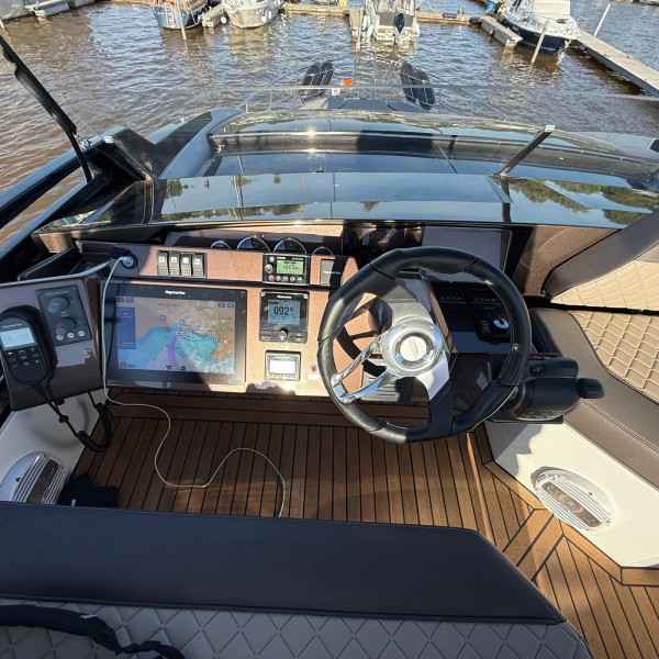 Motorboot Galeon 470 SKY