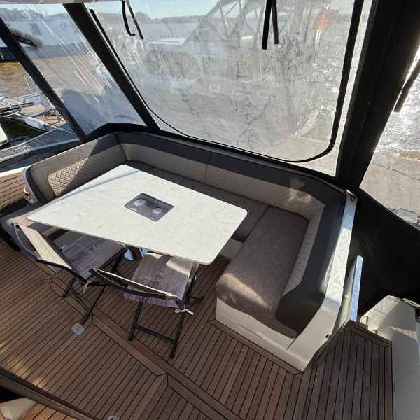 Motorboot Galeon 470 SKY