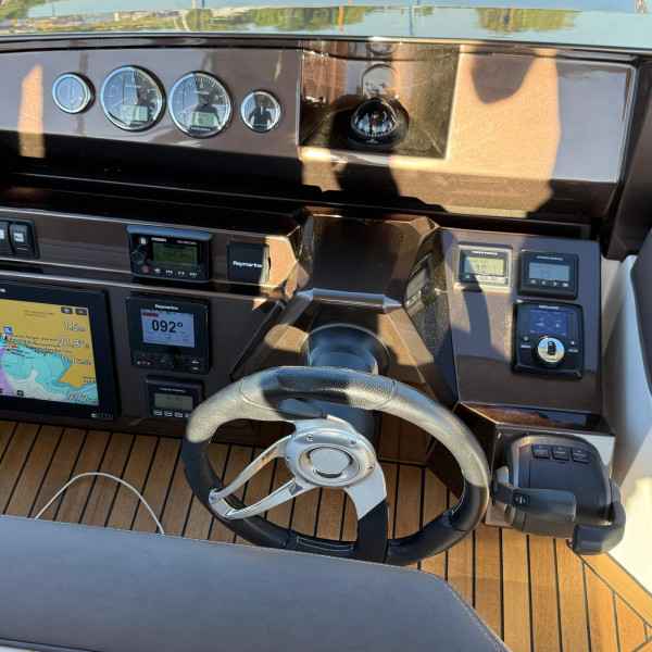 Motorboot Galeon 470 SKY
